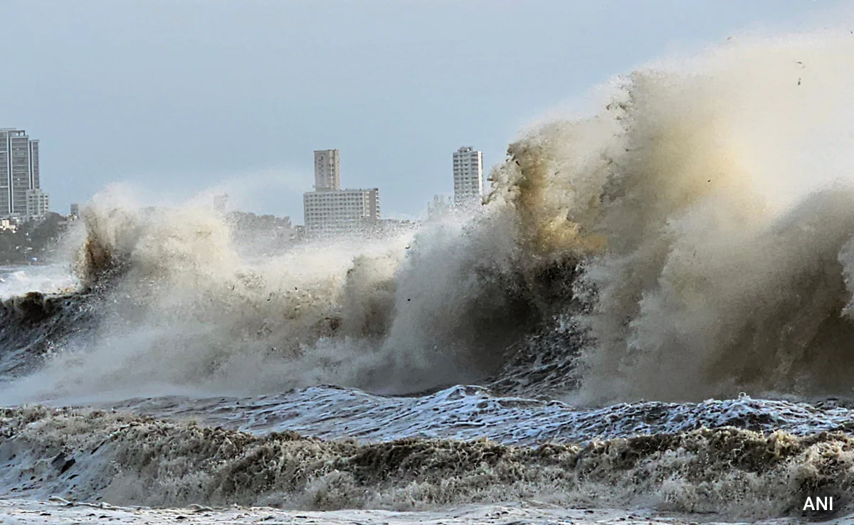 lmu5h7j8_cyclone-biparjoy_625x300_13_June_23