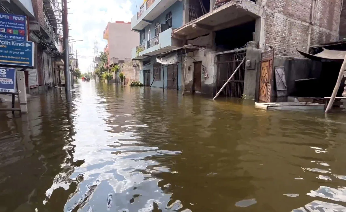 le7c3gu_hindon_625x300_24_July_23