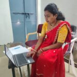 रायपुर : विशेष आलेख :आधार से जुड़ी सेवाएं उपलब्ध करा आत्मनिर्भर बनी संगीता सिंह